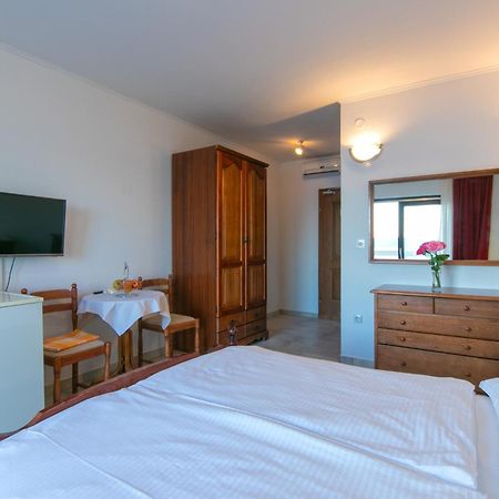 Adria Brela Apartments Esterno foto
