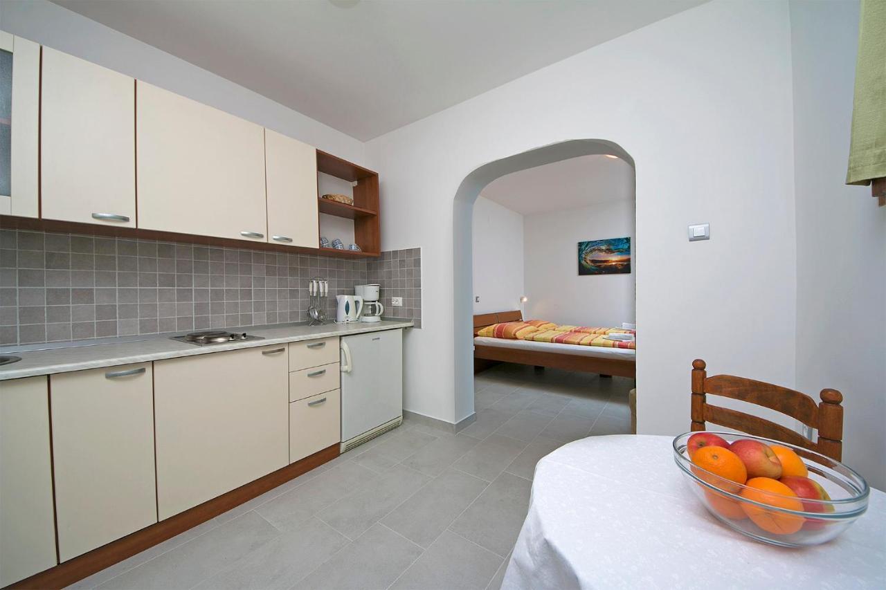 Adria Brela Apartments Esterno foto