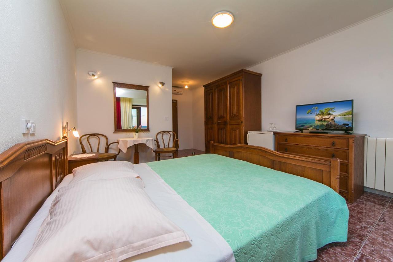 Adria Brela Apartments Esterno foto