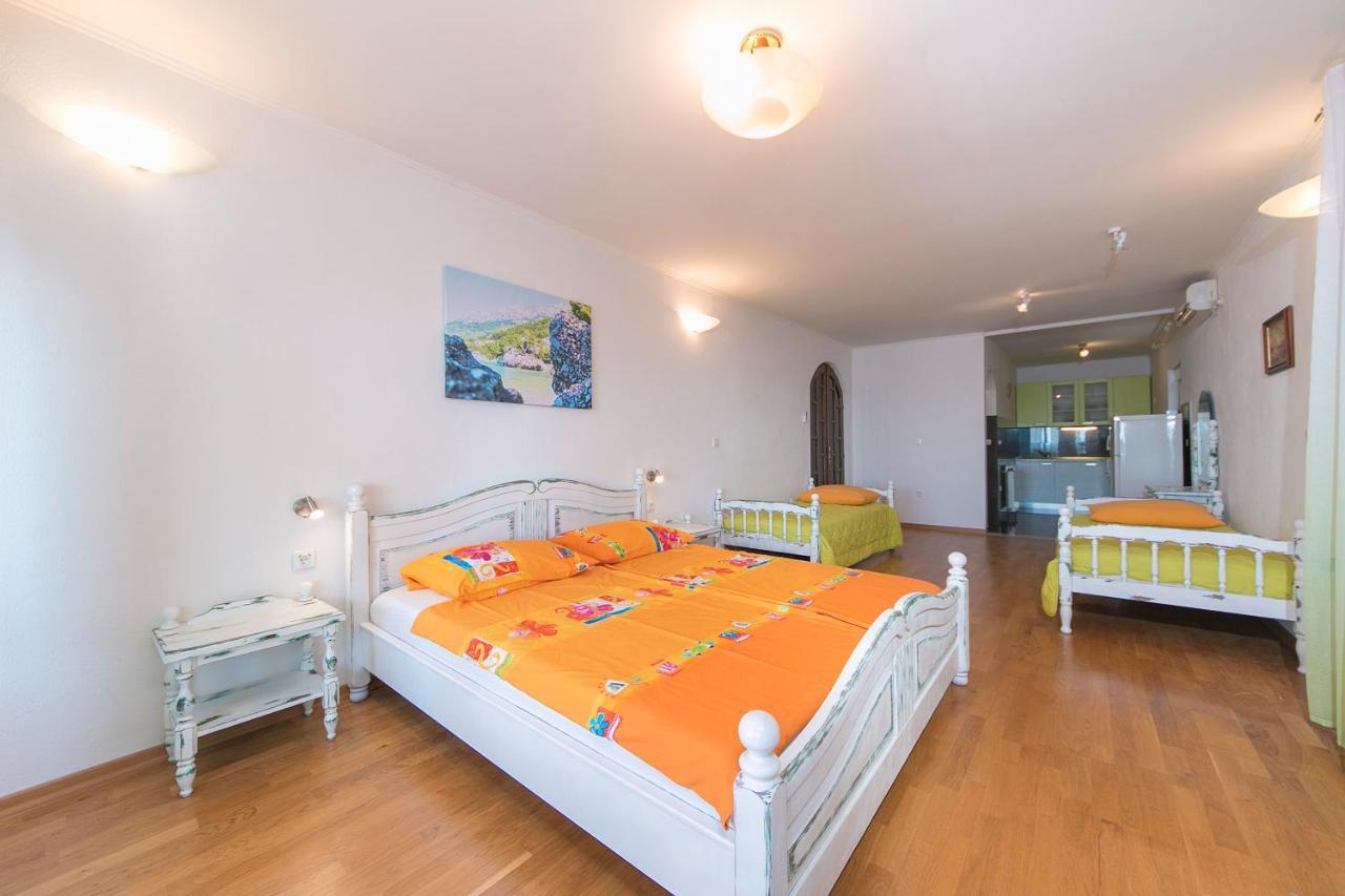 Adria Brela Apartments Esterno foto