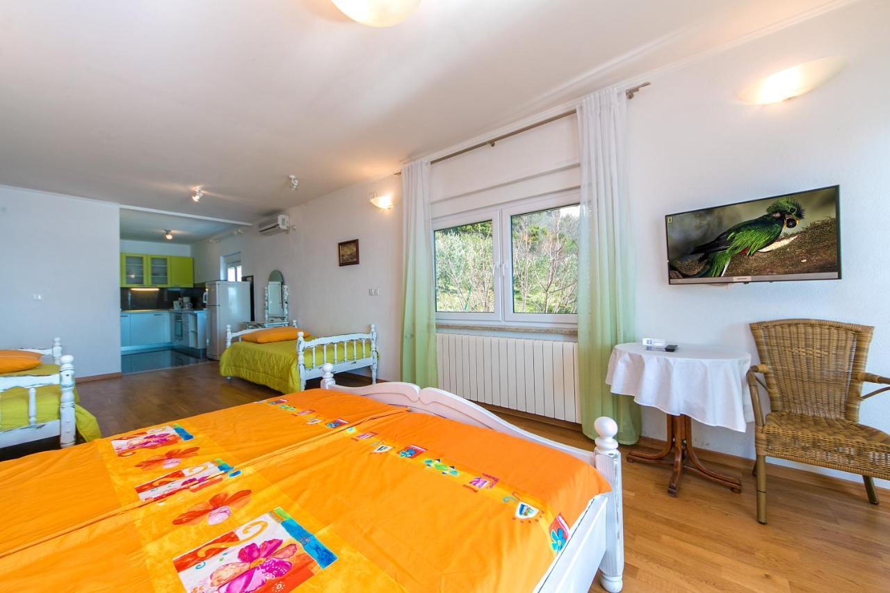 Adria Brela Apartments Esterno foto