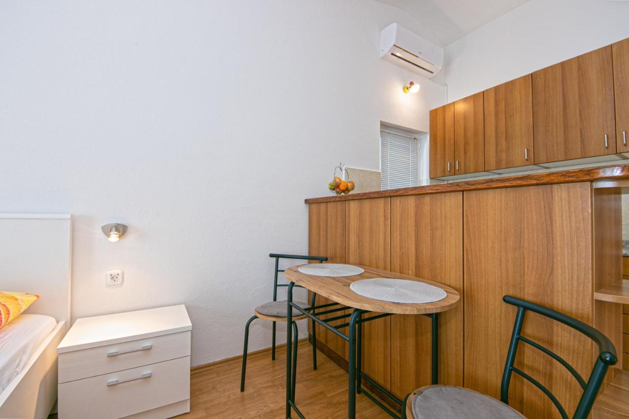 Adria Brela Apartments Esterno foto