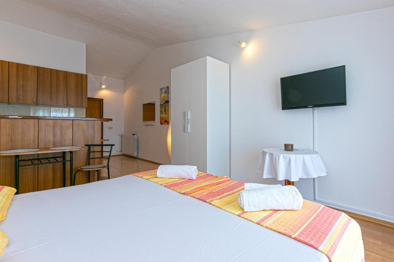Adria Brela Apartments Esterno foto
