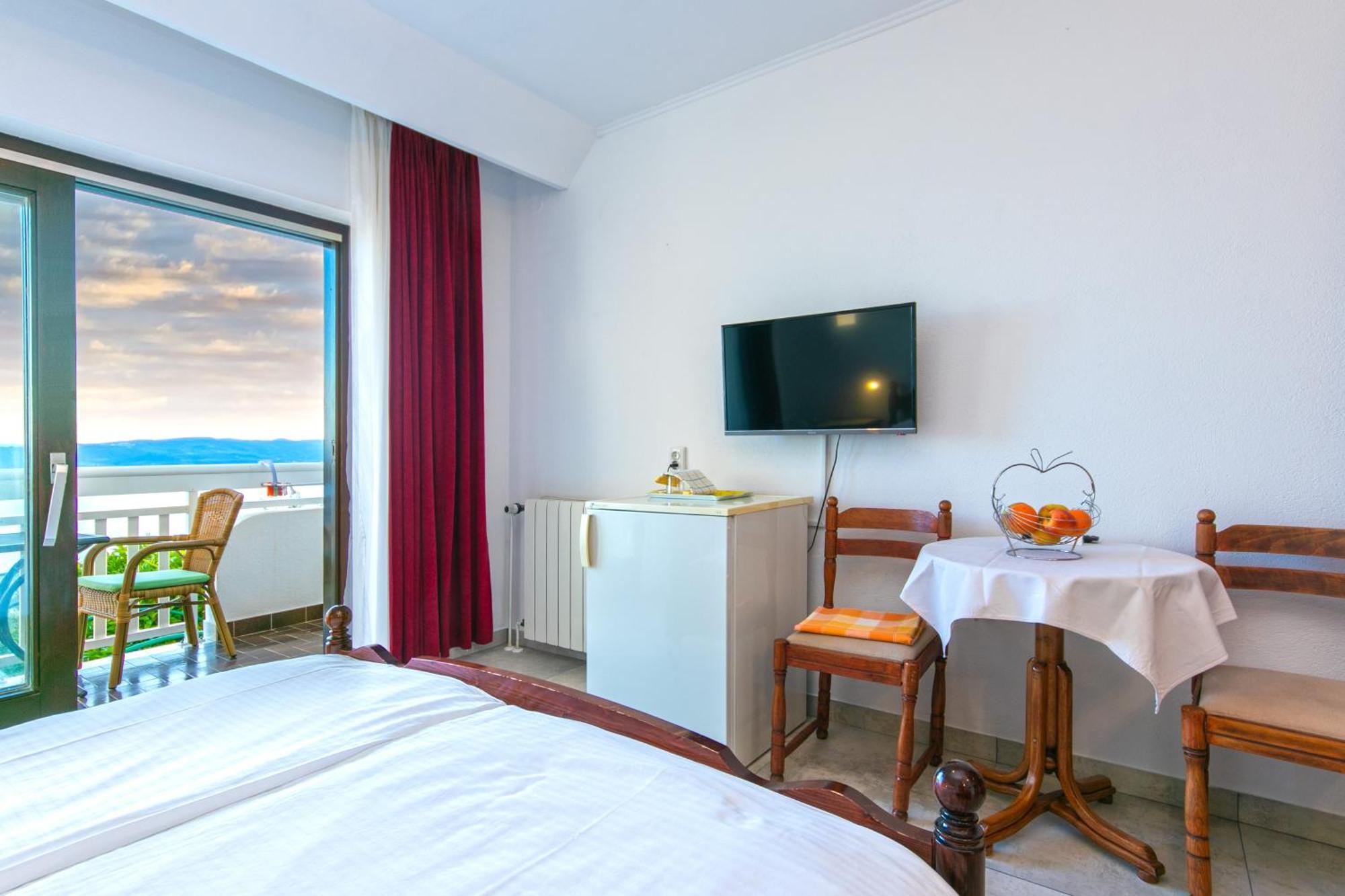 Adria Brela Apartments Esterno foto